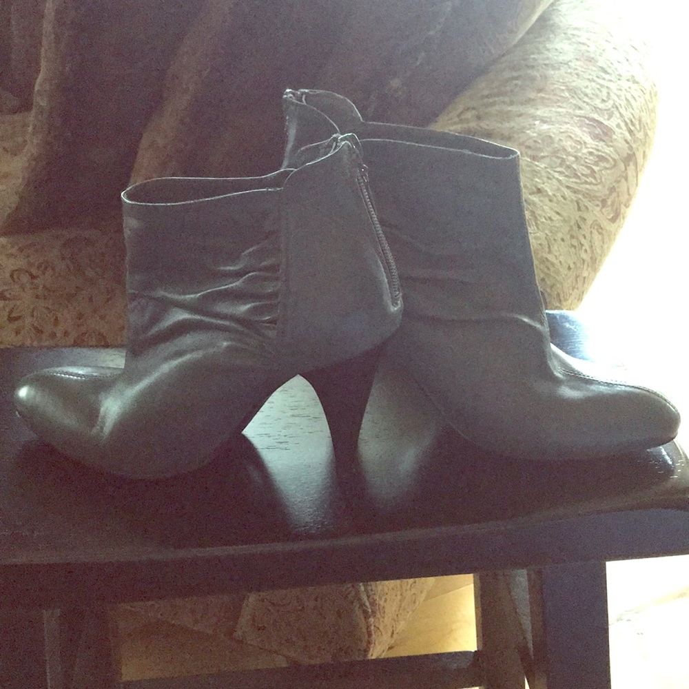 Chinese Laundry shoe booties